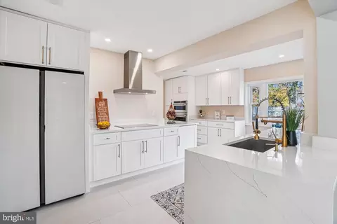 7110 Riverdale Rd, Lanham, MD 20706