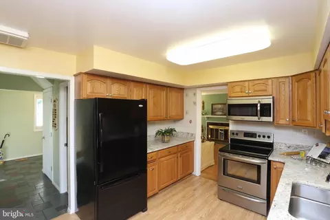 Kitchen - 9110 Montpelier Dr, Laurel, MD 20708 photo 2 of 2