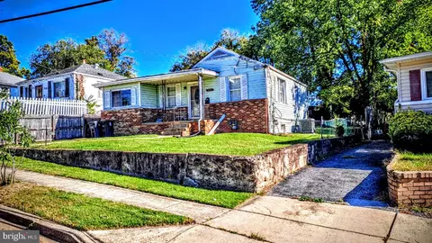 1311 Chapelwood Ln, Capitol Heights, MD 20743