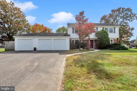 12217 Fleming Ln, Bowie, MD 20715