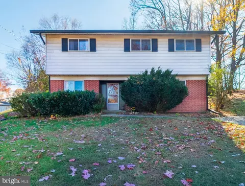 8403 Eureka St, District Heights, MD 20747