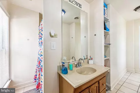 Bath - 9502 Brandywine Rd, Clinton, MD 20735 photo 3 of 4