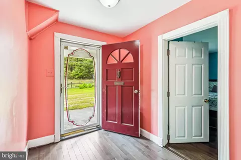Entry Way - 9502 Brandywine Rd, Clinton, MD 20735 photo 1 of 5