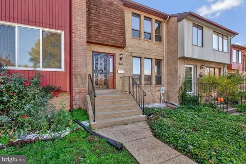 8739 Brae Brooke Dr, Lanham, MD 20706