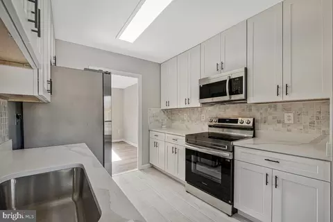Kitchen - 8739 Brae Brooke Dr, Lanham, MD 20706 photo 2 of 4