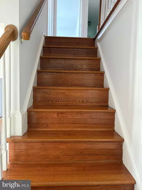 Entry Way - 1503 Deer Run Ct, Bowie, MD 20721 photo 3 of 10