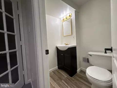 Bath - 1503 Deer Run Ct, Bowie, MD 20721 photo 6 of 8