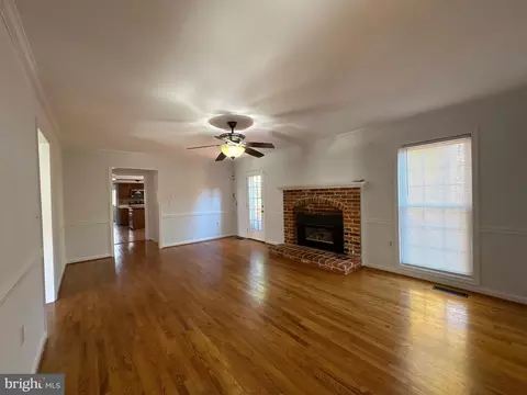 Living - 1503 Deer Run Ct, Bowie, MD 20721 photo 6 of 19