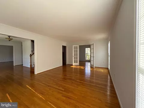 Living - 1503 Deer Run Ct, Bowie, MD 20721 photo 2 of 19