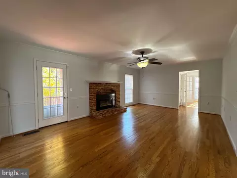 Living - 1503 Deer Run Ct, Bowie, MD 20721 photo 4 of 19