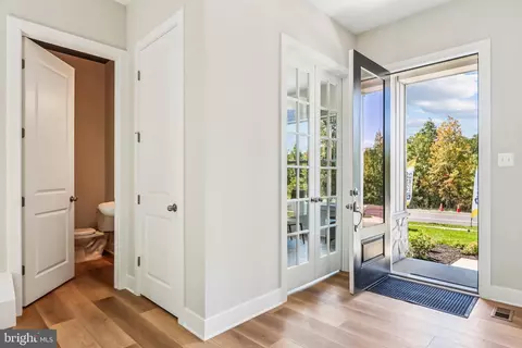 Entry Way - 12400 Lusbys Ln, Brandywine, MD 20613 photo 1 of 11