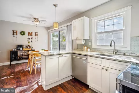 12403 Round Tree Ln, Bowie, MD 20715 photo 29