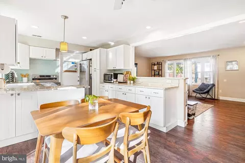 12403 Round Tree Ln, Bowie, MD 20715 photo 24