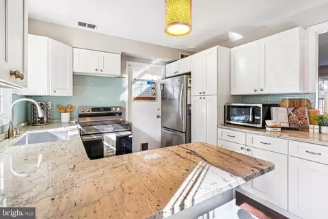 12403 Round Tree Ln, Bowie, MD 20715 photo 27