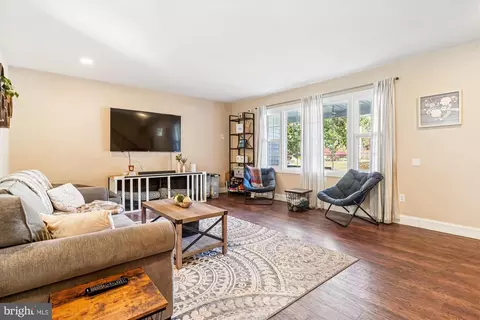 12403 Round Tree Ln, Bowie, MD 20715 photo 18