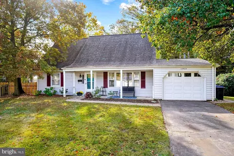 12403 Round Tree Ln, Bowie, MD 20715 photo 2