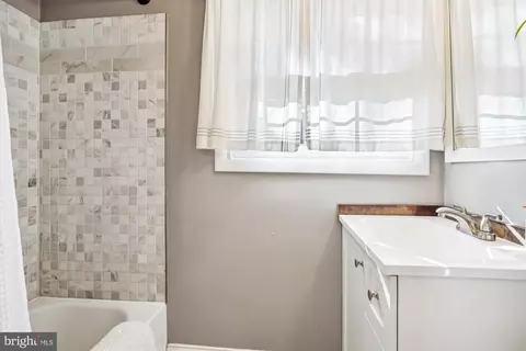 12403 Round Tree Ln, Bowie, MD 20715 photo 38
