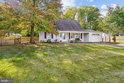 12403 Round Tree Ln, Bowie, MD 20715 photo 8