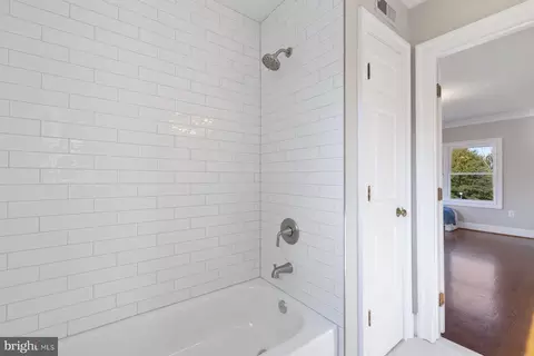 Entry Way - 7005 Beacon Light Rd, Riverdale, MD 20737 photo 3 of 4