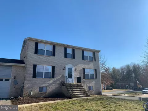 12118 Birchview Dr, Clinton, MD 20735