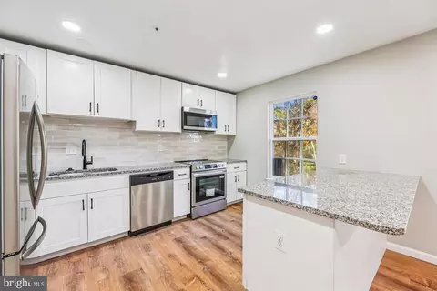 6906 Blue Holly Ct, District Heights, MD 20747