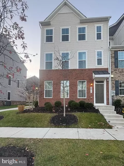 5611 Greenpoint Ln, Marlboro, MD 20772