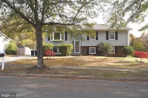 2404 Old Fort Hills Dr, Fort Washington, MD 20744
