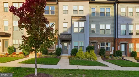 237 Phoenix Dr, Marlboro, MD 20774