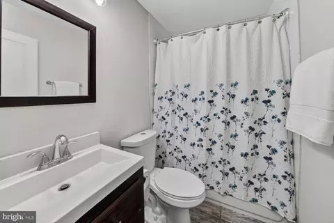 Bath - 6802 Niles Dr, Laurel, MD 20707 photo 1 of 3