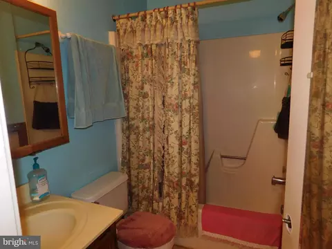 7323 Split Rail Ln, Laurel, MD 20707 photo 3