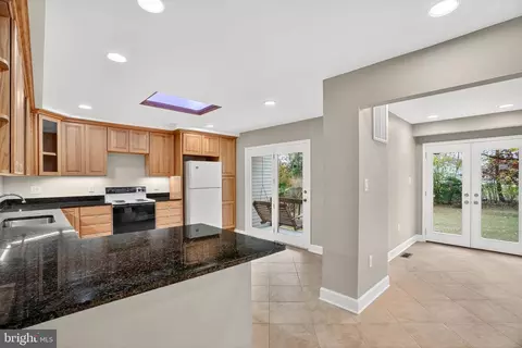 8203 Willow St, Laurel, MD 20707 photo 14