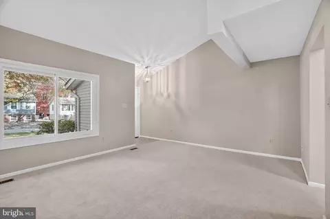 8203 Willow St, Laurel, MD 20707 photo 6