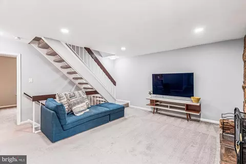 Living - 10339 Broom Ln, Lanham, MD 20706 photo 3 of 3