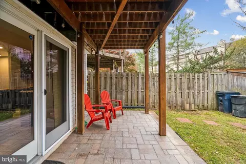 Exterior - 10339 Broom Ln, Lanham, MD 20706 photo 5 of 6