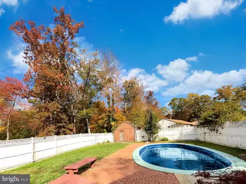 Exterior - 1101 Pine Ln, Accokeek, MD 20607 photo 4 of 10