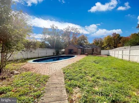 Exterior - 1101 Pine Ln, Accokeek, MD 20607 photo 6 of 10