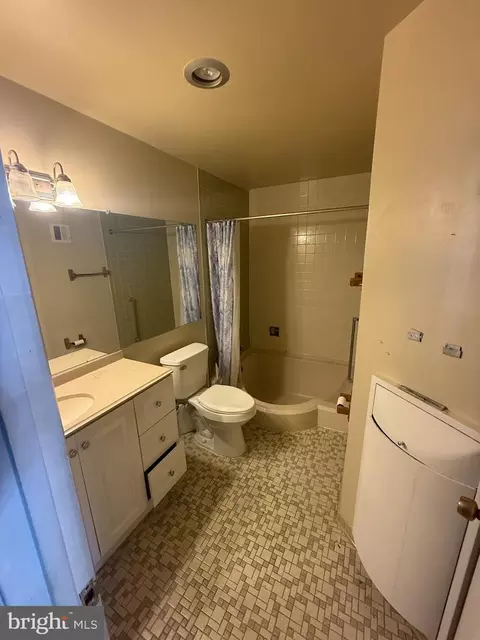 Bath - 3310 Huntley Square Dr #A2, Temple Hills, MD 20748 photo 1 of 2