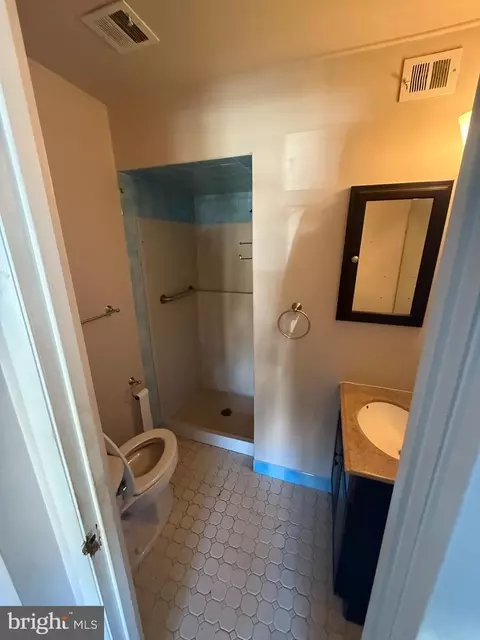 Bath - 3310 Huntley Square Dr #A2, Temple Hills, MD 20748 photo 2 of 2
