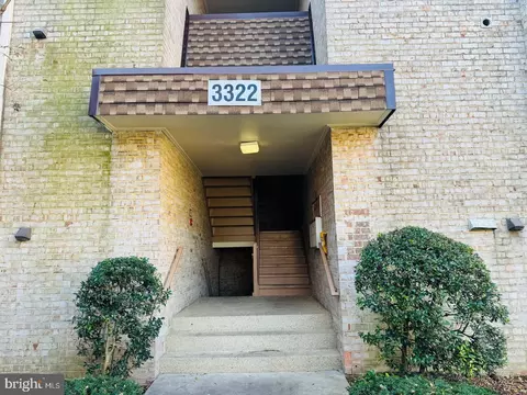 3322 Huntley Square Dr #B2, Temple Hills, MD 20748