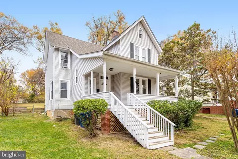 5812 Quebec St, College Park, MD 20740