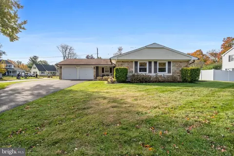 12419 Kensington Ln, Bowie, MD 20715
