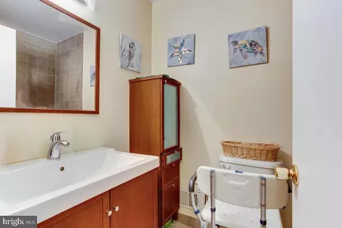 Bath - 16140 Kenny Rd, Laurel, MD 20707 photo 1 of 2