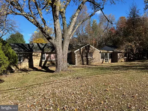 4211 Glenn Dale Rd, Bowie, MD 20720