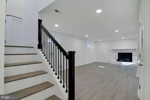 Living - 2016 Spring Grove Dr, Accokeek, MD 20607 photo 3 of 5