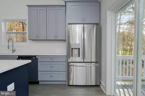 Entry Way - 2016 Spring Grove Dr, Accokeek, MD 20607 photo 3 of 3