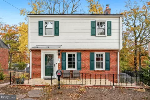 9605 49th Pl, College Park, MD 20740