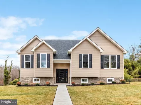 6003 Shepherd Ln, Lanham, MD 20706