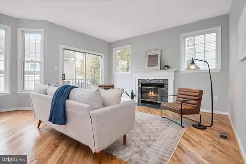 Living - 9105 Piper Ridge Ct, Lanham, MD 20706 photo 3 of 9