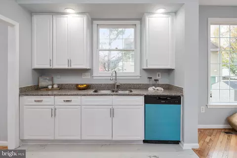 Kitchen - 9105 Piper Ridge Ct, Lanham, MD 20706 photo 2 of 3