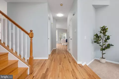 Entry Way - 9105 Piper Ridge Ct, Lanham, MD 20706 photo 2 of 7
